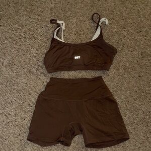 SET Active Brown Sports Bra and Shorts Set top is M bottoms are S worn twice